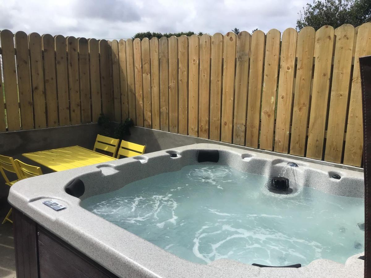 The Birdhouse With Hot Tub Villa Gortahork Exterior photo